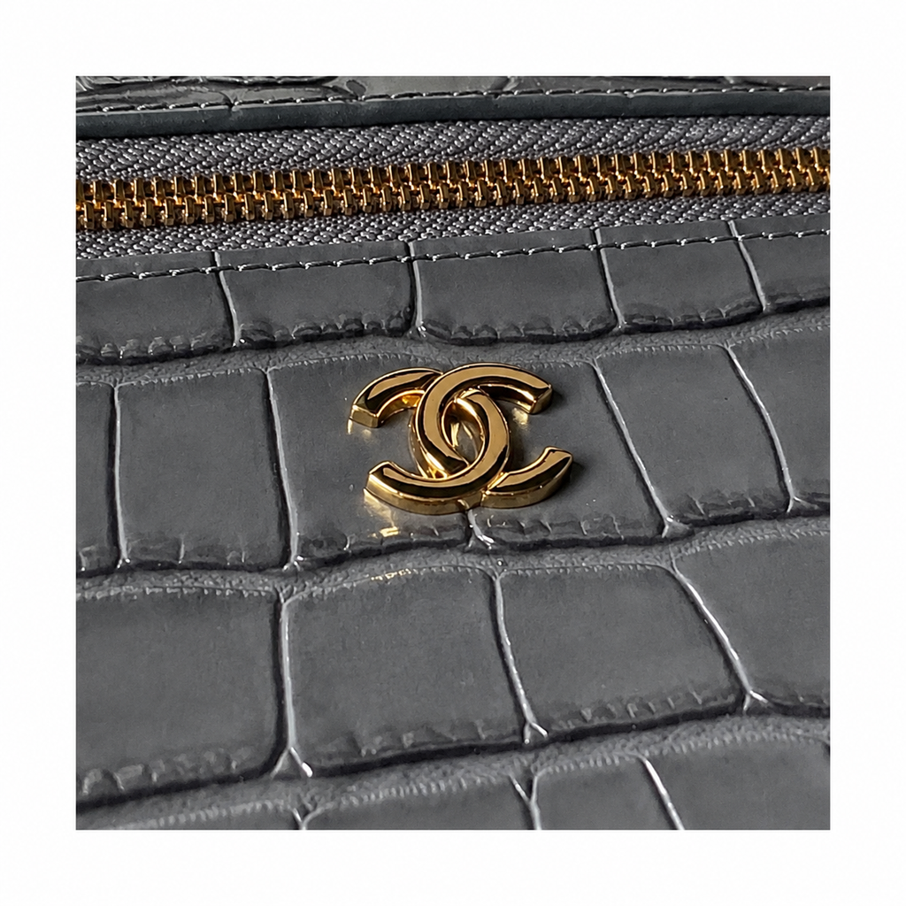 Chanel Diamond Quilted Shoulder Bag